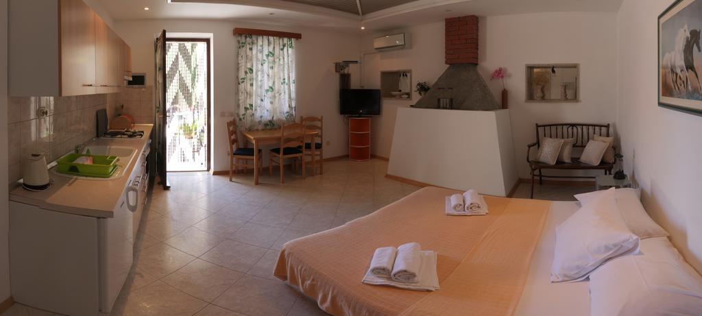 Hotel Sd House Bol Exterior foto